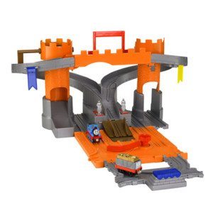 Y3020-thomas-and-friends-take-and-play-thomas-adventure-castle-d-1